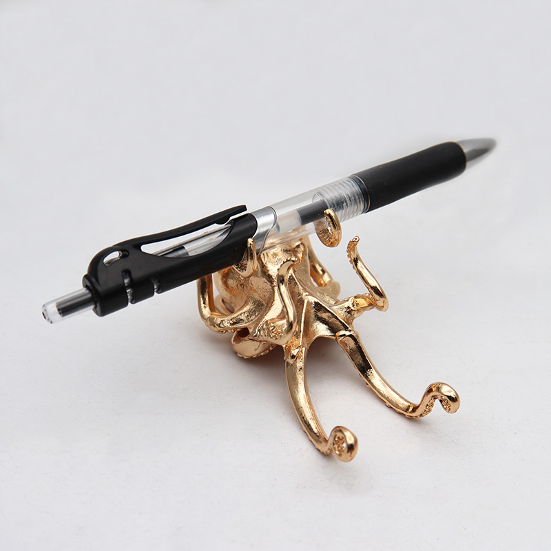 Estátua de Metal de Polvo e Lu - Edc Carry Pen avaliação e preço
